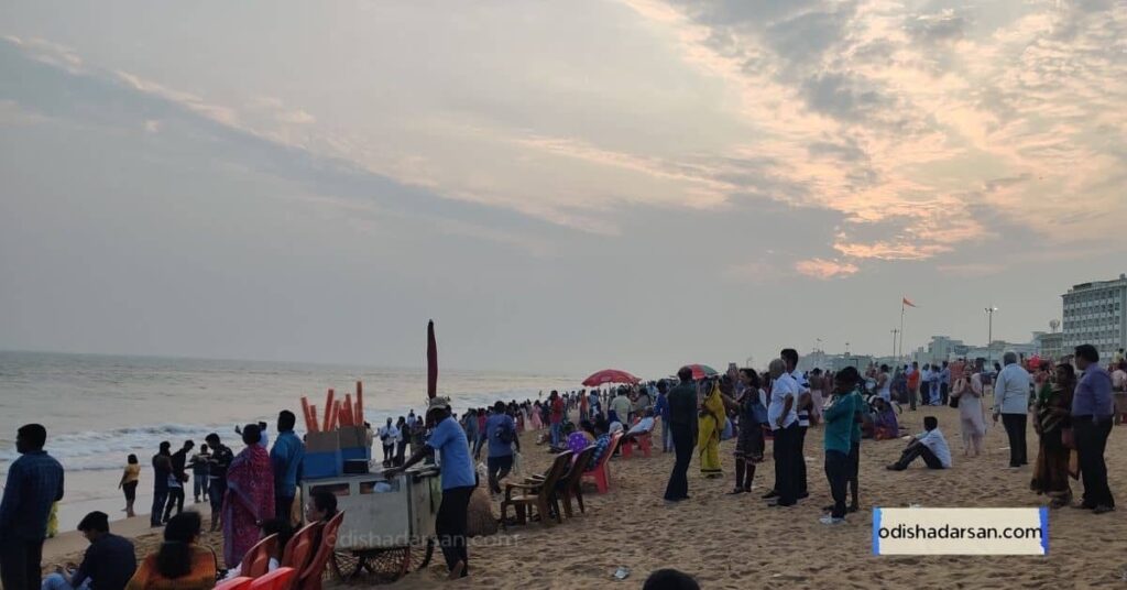 People are enjoying at Puri Beach