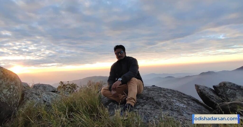 taking Photo while Sunset at Mahendragiri Peak